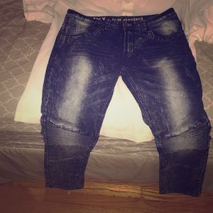 Raw x distressed jeans